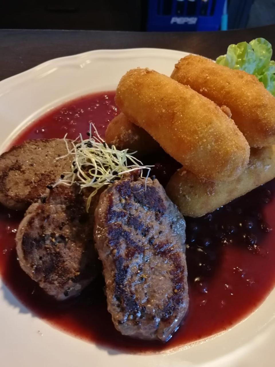Penzion A Restauracia Hanisberg Krupina Eksteriør bilde